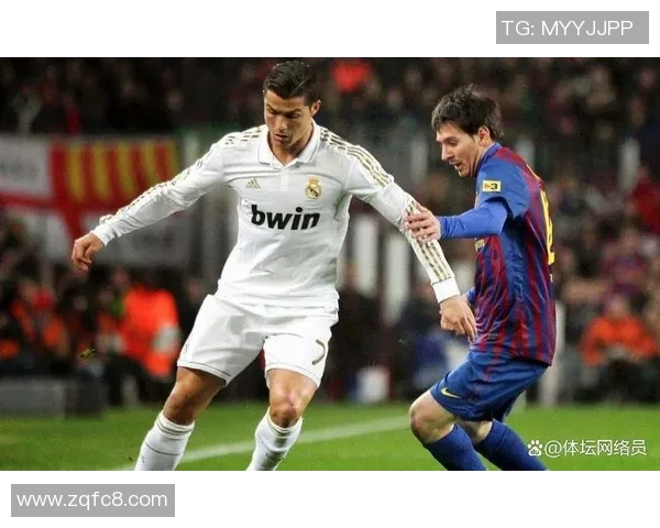 足球巨星标志性绝技盘点：从梅西的神奇突破到C罗的飞跃头球