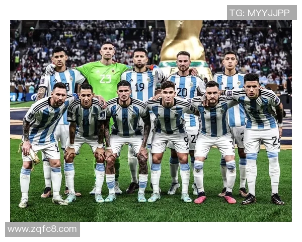 足球星辉映饰品世界 点亮你我热爱足球的心